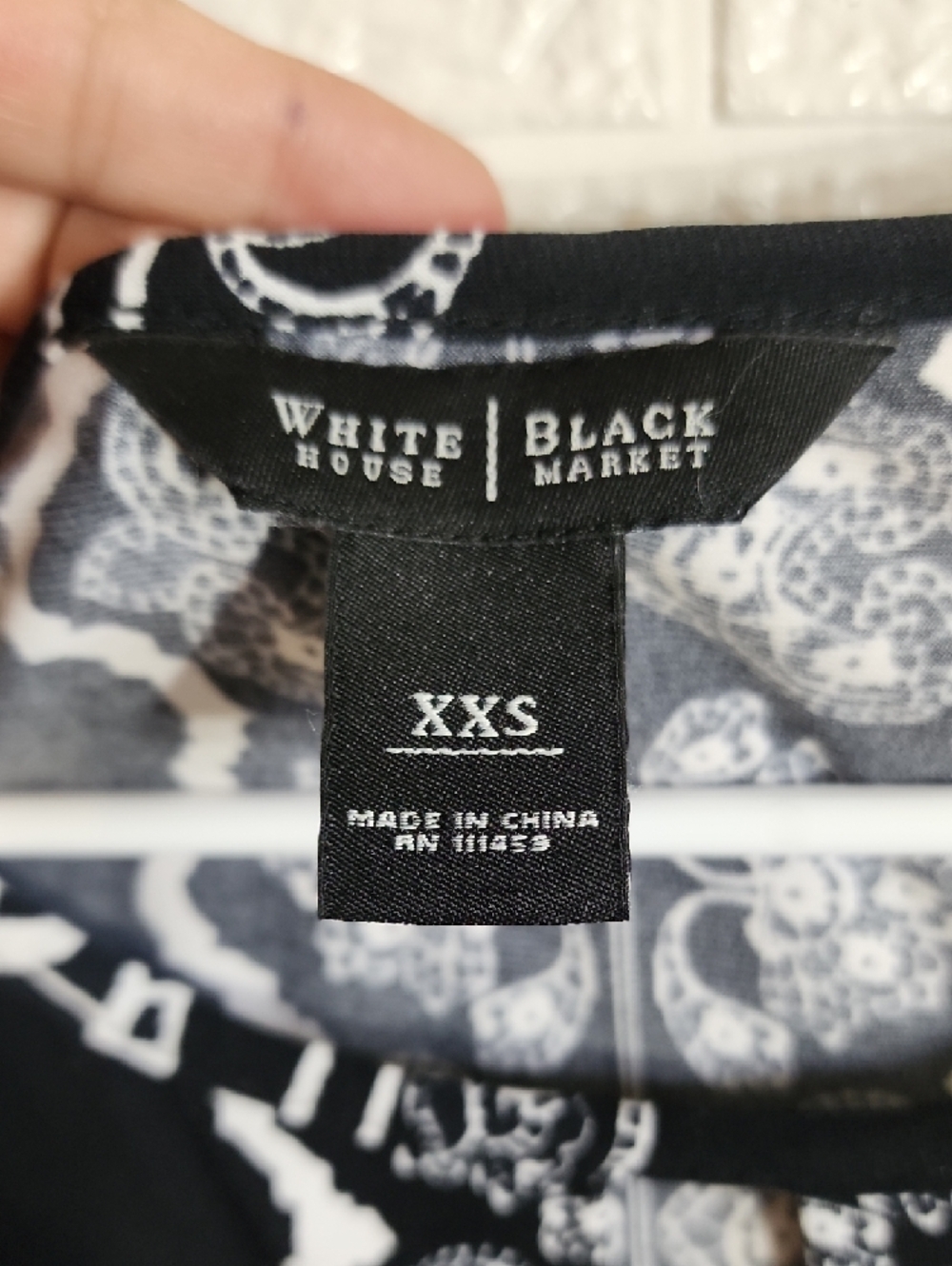 White House Black Market Black and White Paisley Shift Dress - Picture 2 of 6
